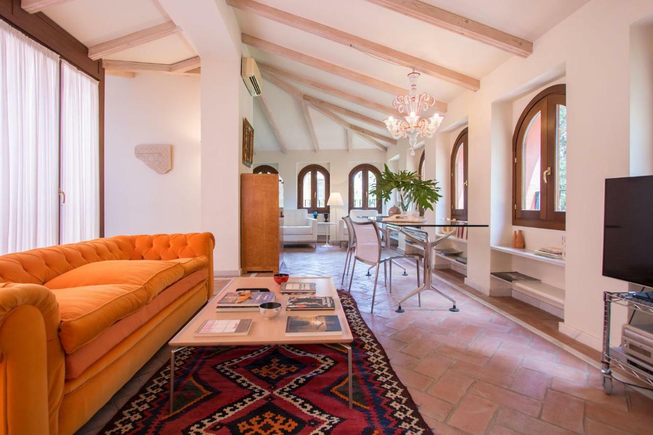 Oriental Apartment Gardens Views 2 Pax Seville Luaran gambar